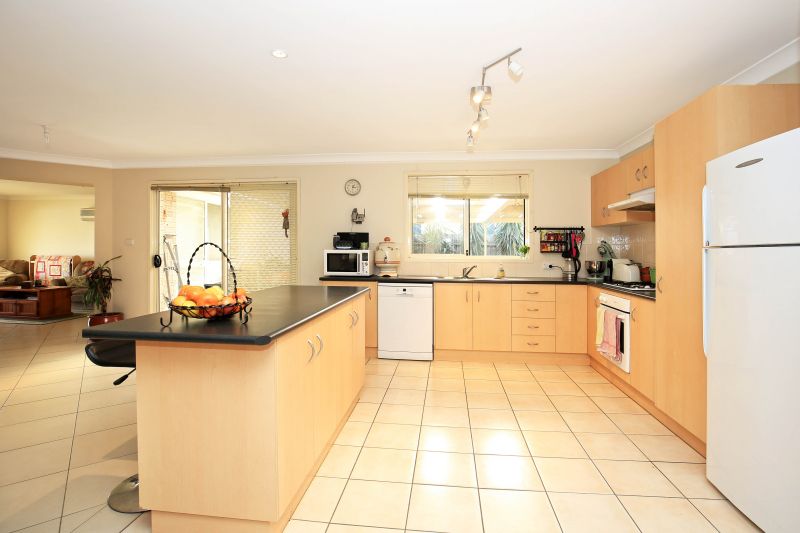 16 Eucalyptus Avenue, Worrigee, NSW 2540