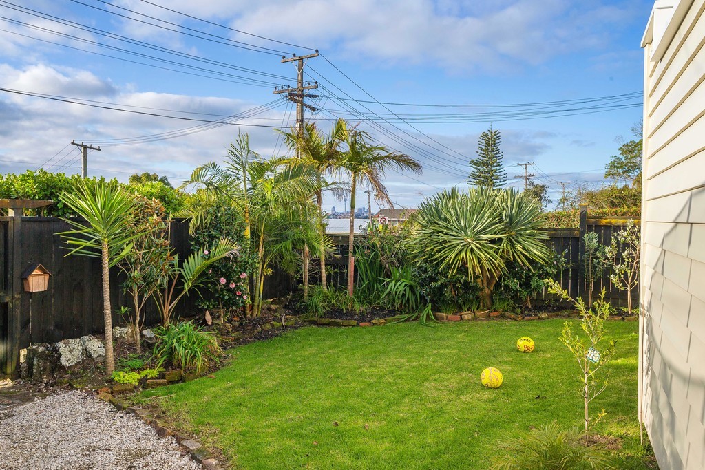 9A Seaview Terrace, Mount Albert, Auckland City