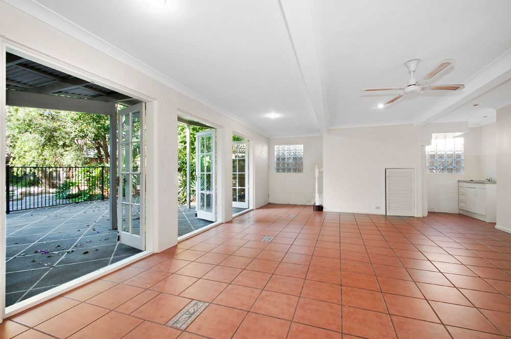 345 Hawthorne Road, Hawthorne, QLD 4171