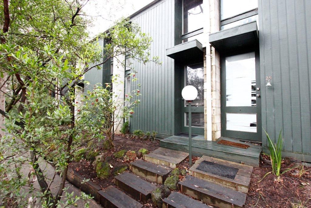 24/27 Montague Street, Highton, VIC 3216