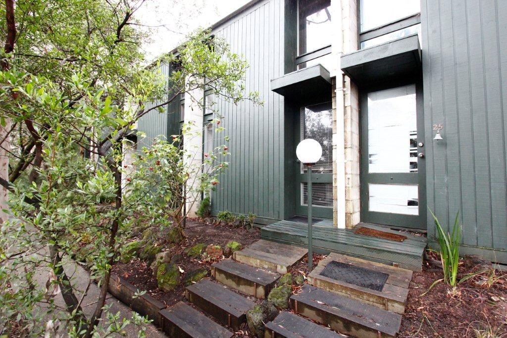 24/27 Montague Street, Highton, VIC 3216
