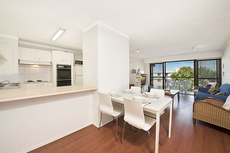 Unit 2 'Oceanic Apartments' 14 Warne Terrace, Kings Beach, QLD 4551