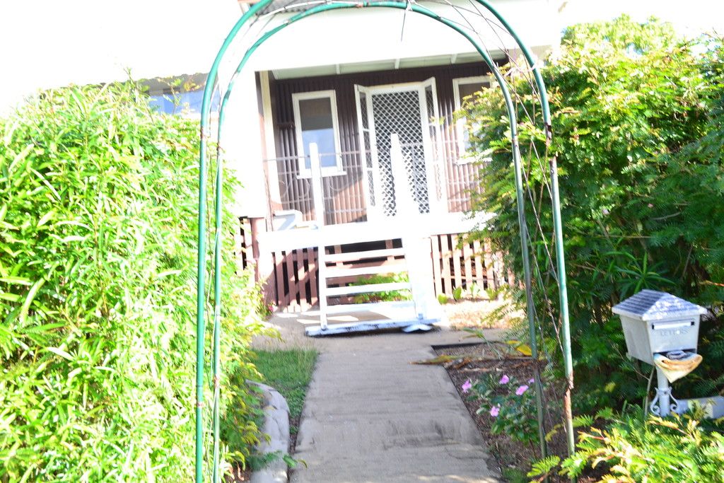 16 Davidson Street, Cooee Bay, QLD 4703