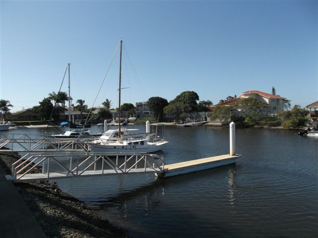 8/17-19 Canal Avenue, Runaway Bay, QLD 4216