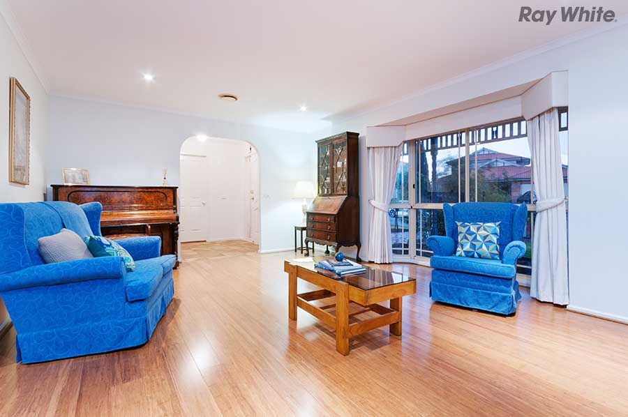 3 Pembroke Close, Taylors Lakes, VIC 3038