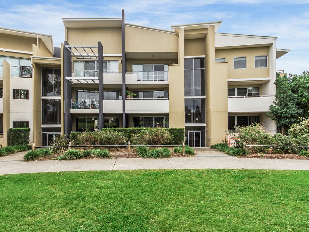 10 Valbonne Avenue, Varsity Lakes QLD 4227