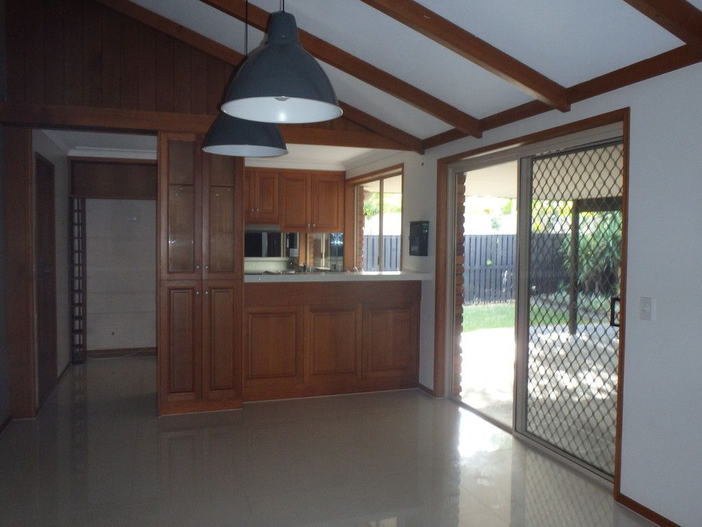 10 Yarraville Street, Robina, QLD 4226