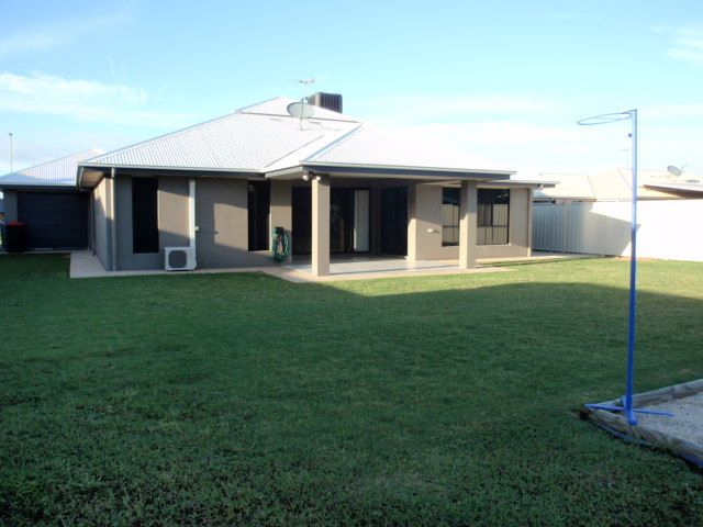 3 Charlton Street, Emerald, QLD 4720
