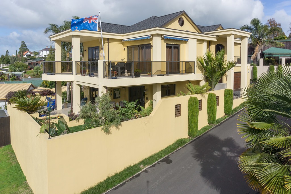 136 Lake Crescent, Hamilton Lake, Hamilton City
