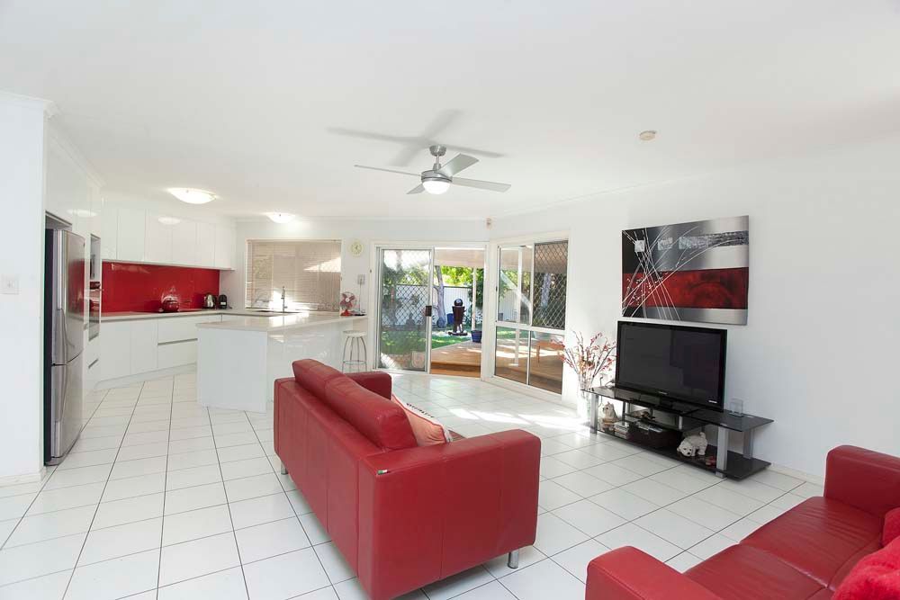 2 Rembrandt Way, Mackenzie, QLD 4156