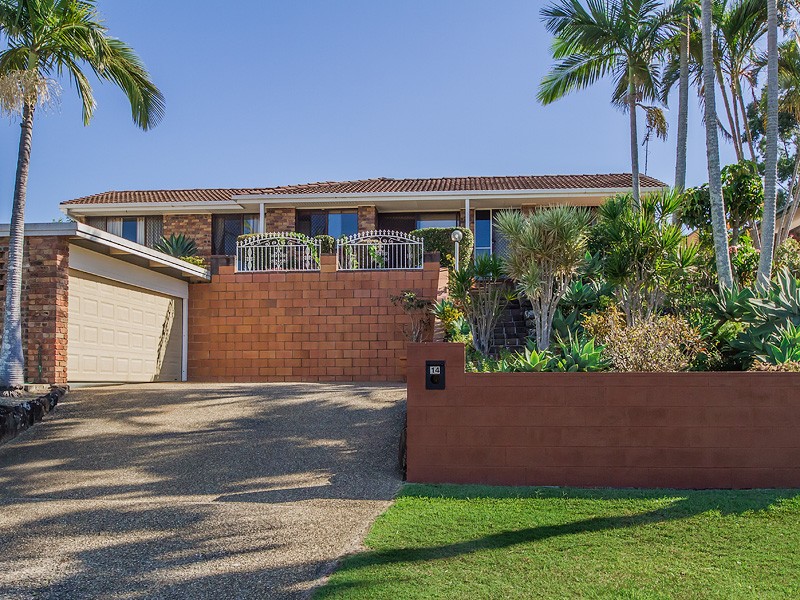 14 Chartwell Drive, Benowa, QLD 4217