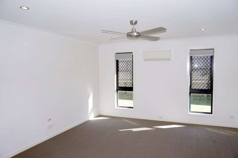 27 Broadwater Place, Kirkwood, QLD 4680