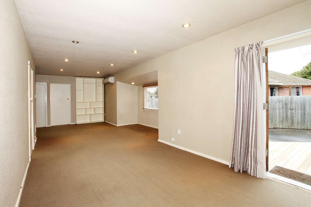 29 Gregan Crescent photo 2