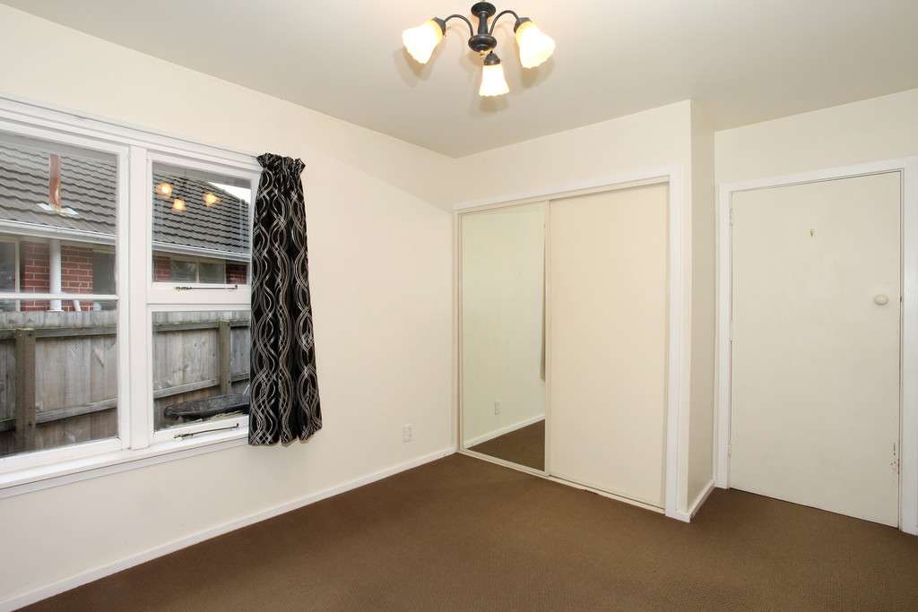29 Gregan Crescent photo 4
