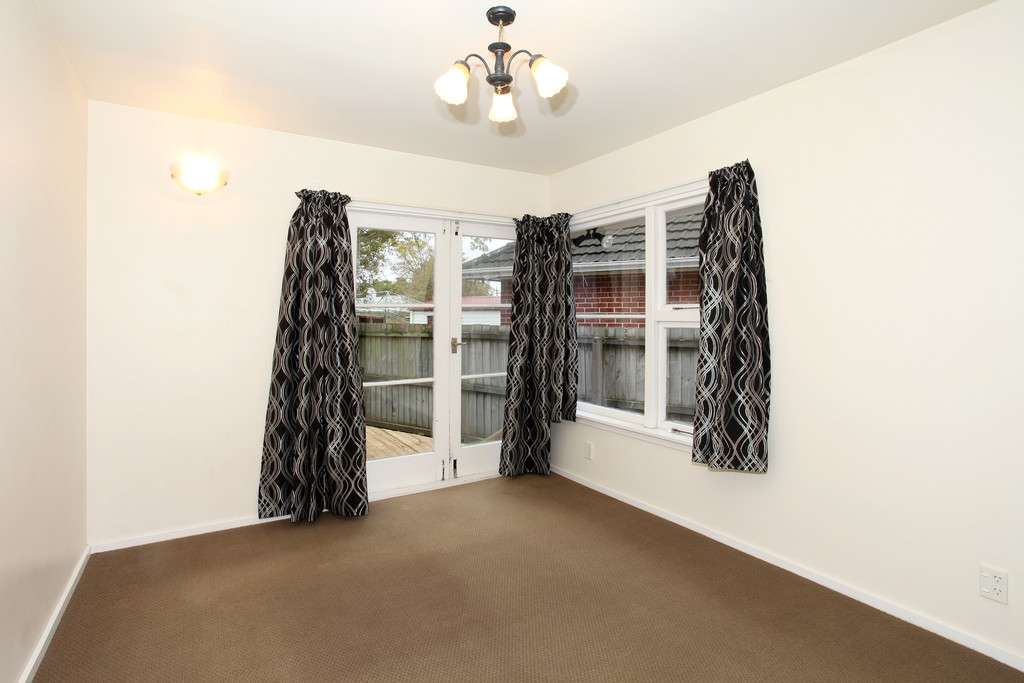 29 Gregan Crescent photo 5