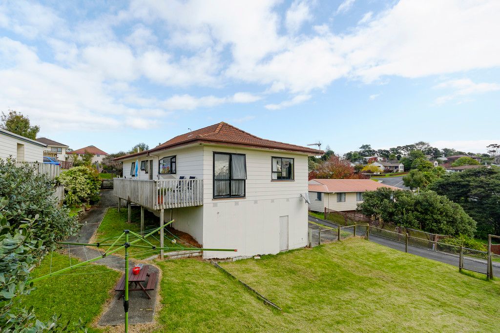 3 Holmes Drive South, Massey, Waitakere City