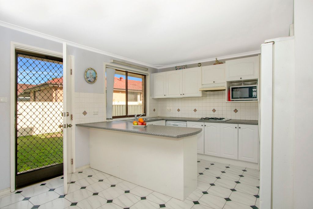 50 Greenfield Road, Greenfield Park, NSW 2176