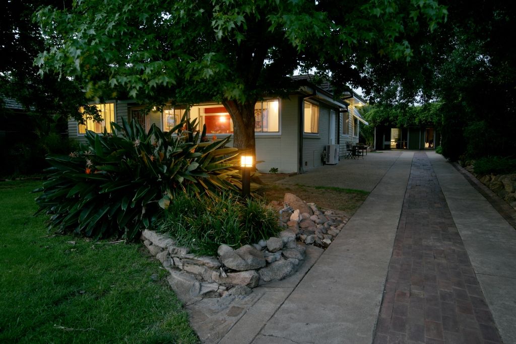 25 Wooden Street, TURVEY PARK, NSW 2650
