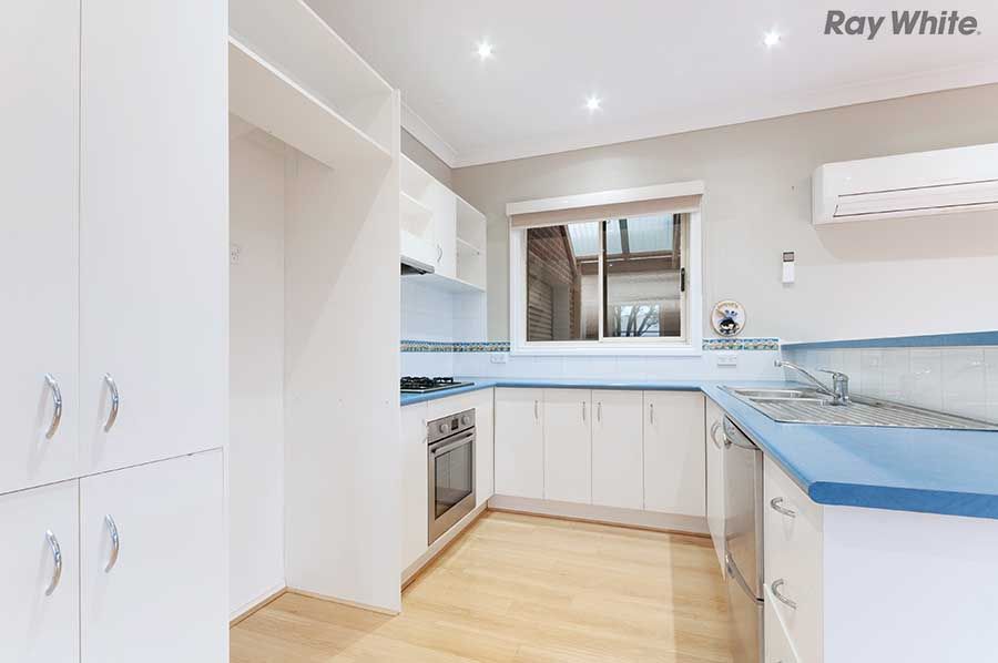 16 Sidney Place, Caroline Springs, VIC 3023