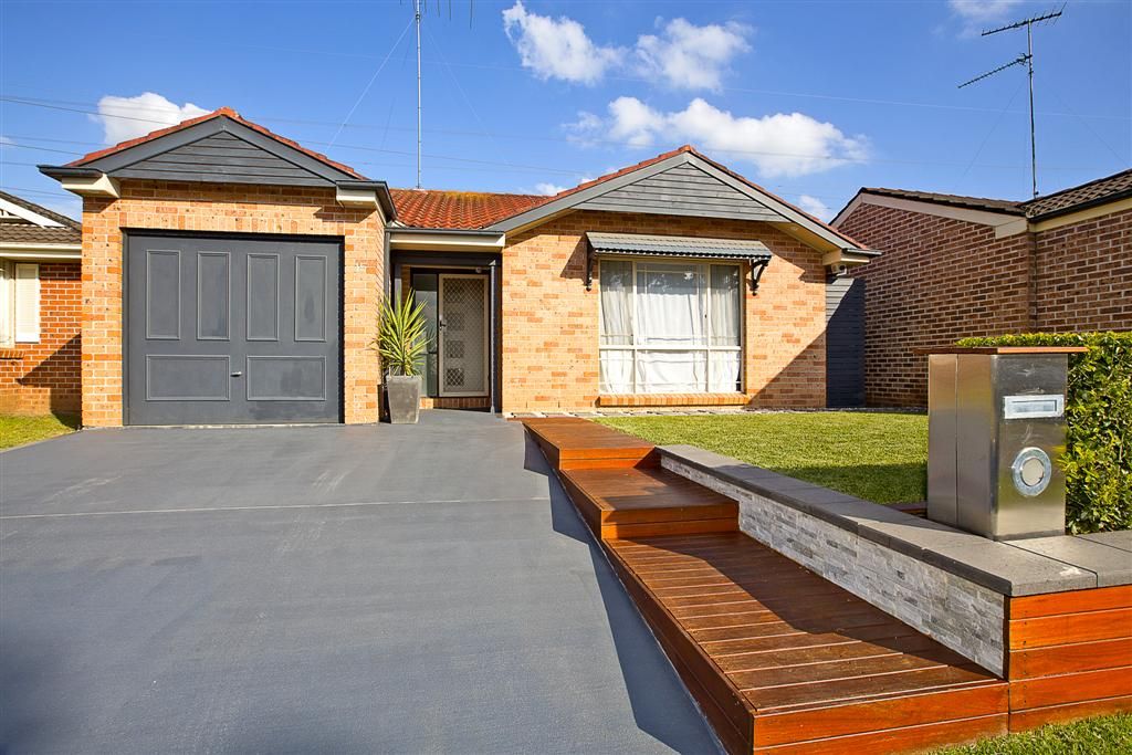15 Ferntree Close, Glenmore Park NSW 2745