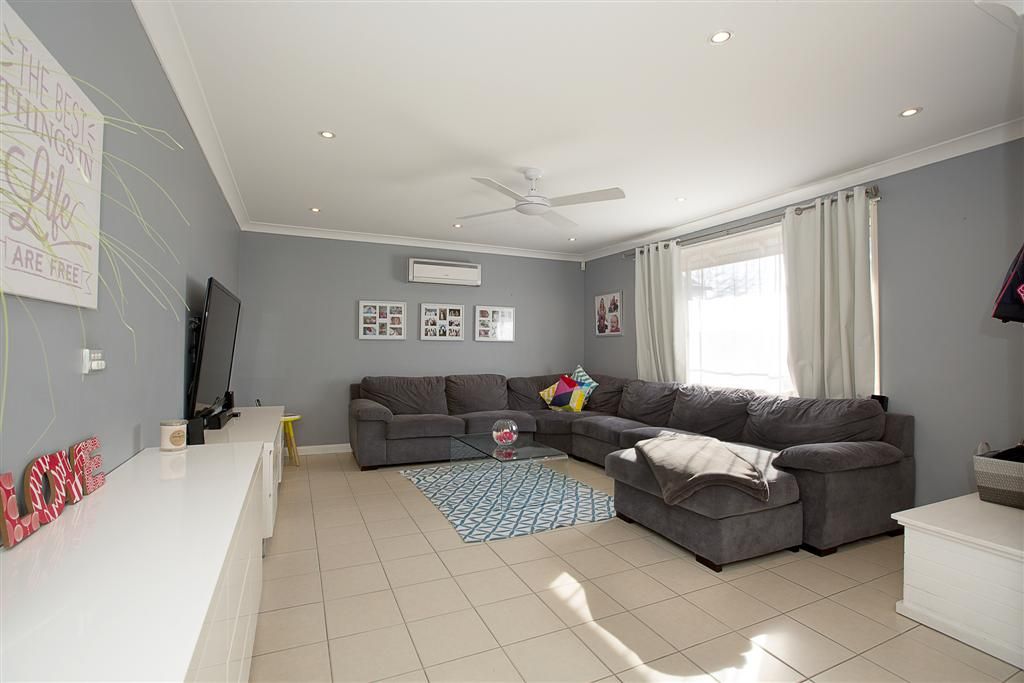 15 Ferntree Close, Glenmore Park, NSW 2745