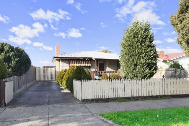 44 Lane Crescent, Reservoir VIC 3073
