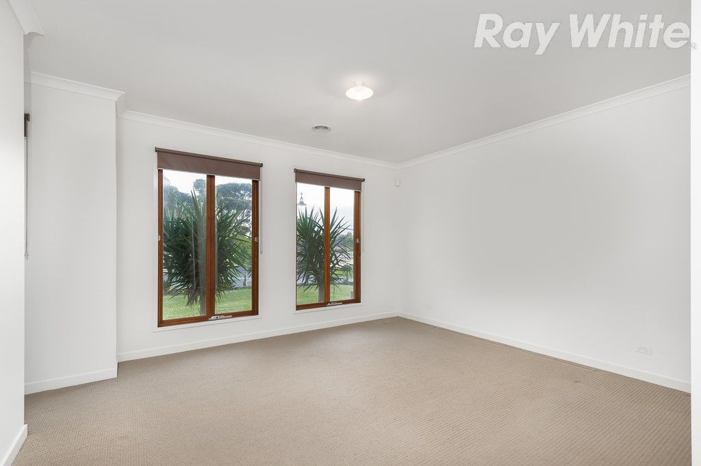 2 Saintly Drive, South Morang, VIC 3752