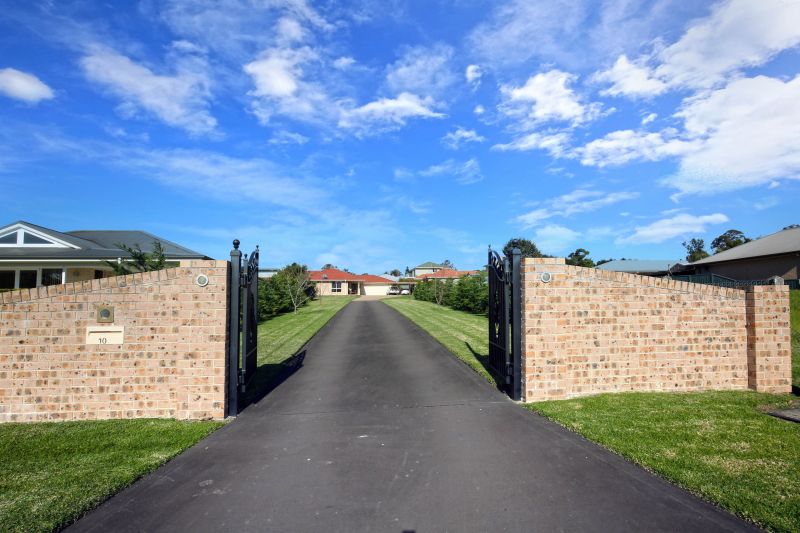10 Appleberry Place, Bomaderry, NSW 2541