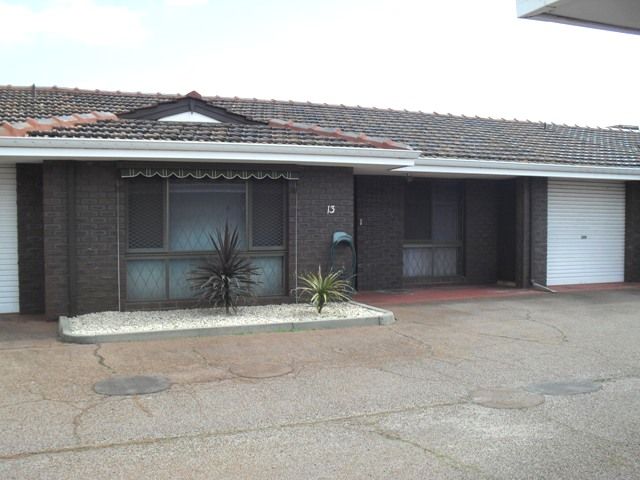 9 Third Avenue, Kelmscott WA 6111