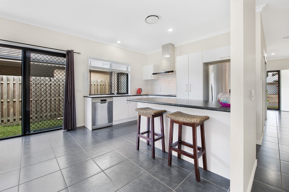 15 Freeman Street, North Lakes, QLD 4509