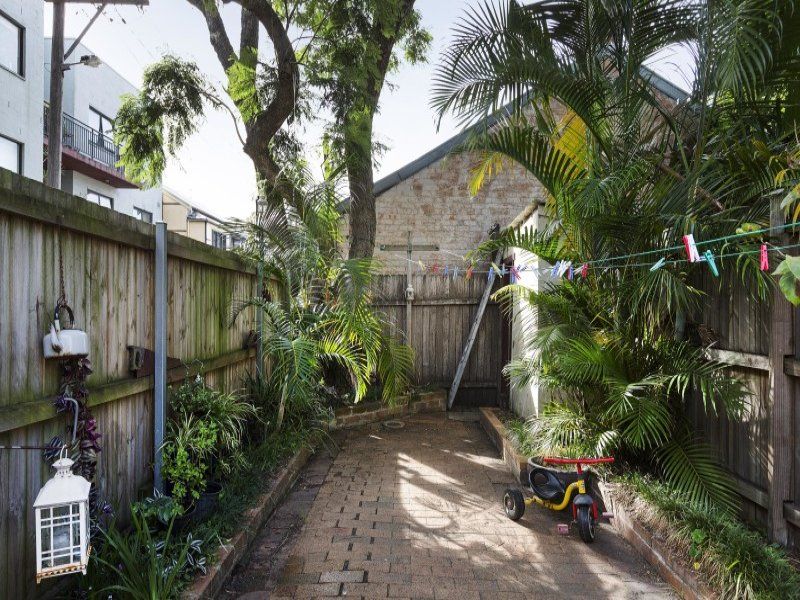 2 Clara Street, ERSKINEVILLE, NSW 2043