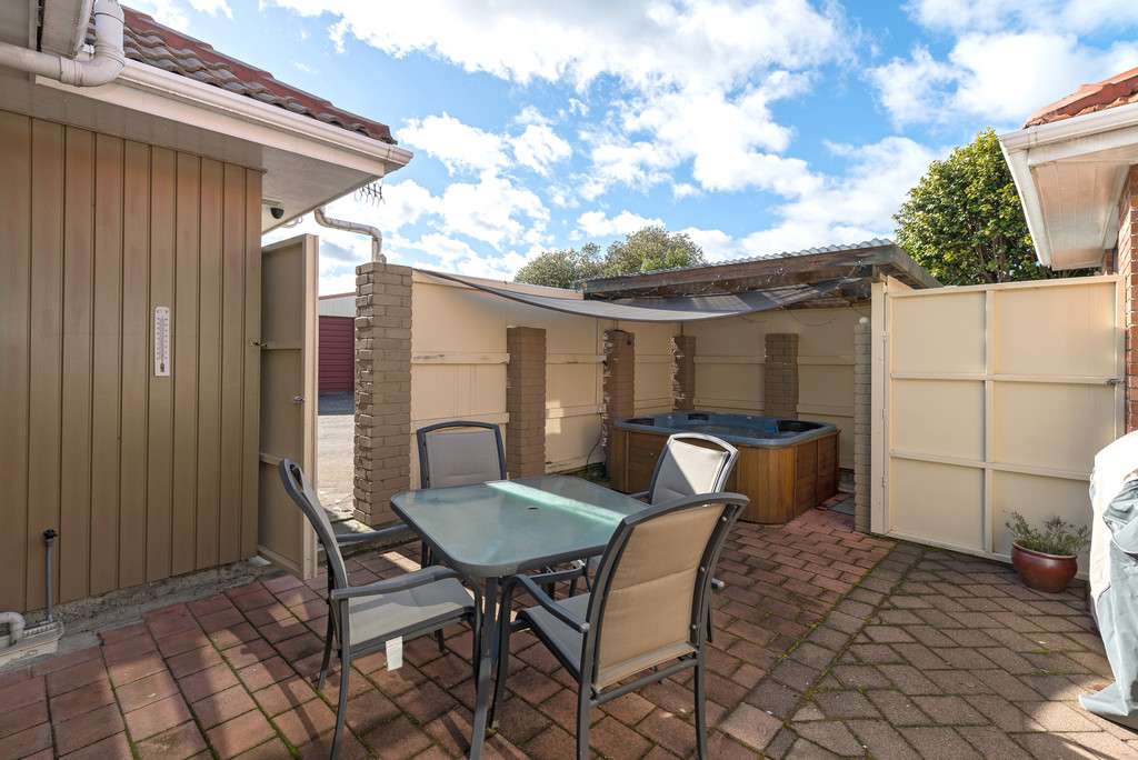 35 Robertson Street photo 4