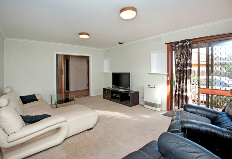 34 Sandhurst Crescent, BUNDOORA, VIC 3083