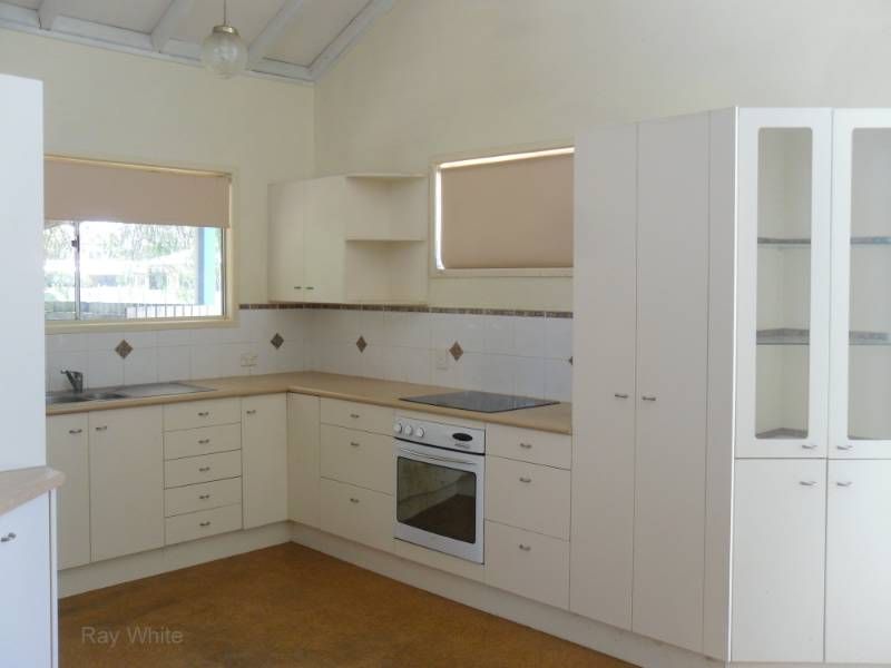 8 Finnegan Blvde, DECEPTION BAY, QLD 4508