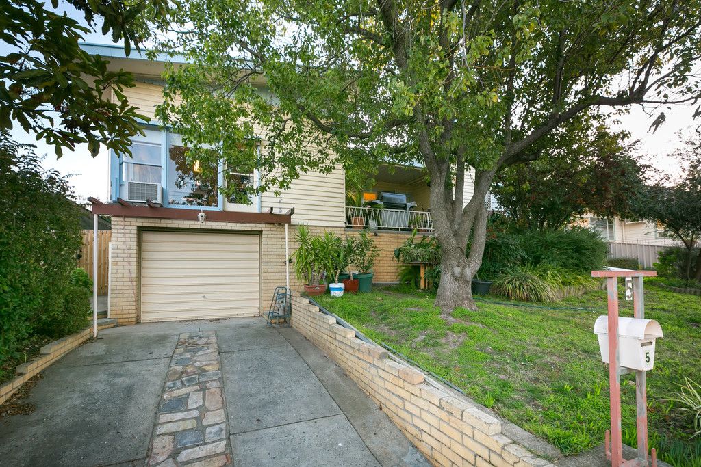 5 Christian Street, California Gully VIC 3556