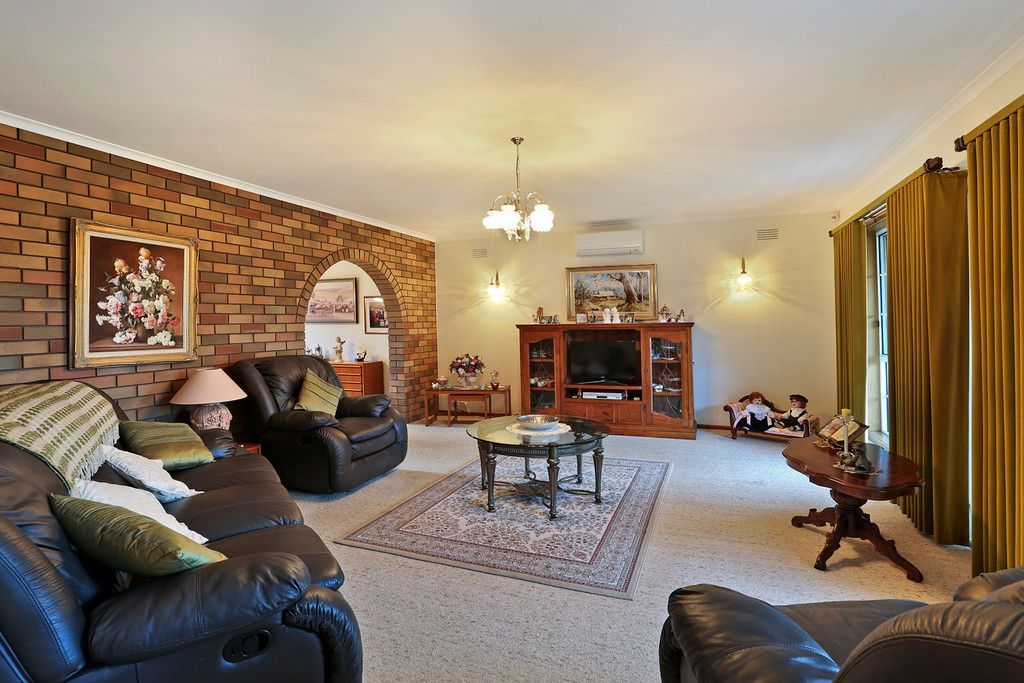 100 Bellevue Avenue, Highton, VIC 3216