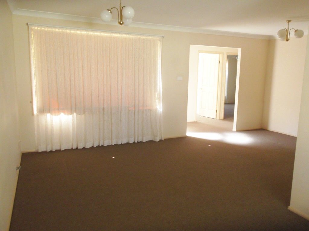 9 St Lawrence Avenue, Blue Haven, NSW 2262