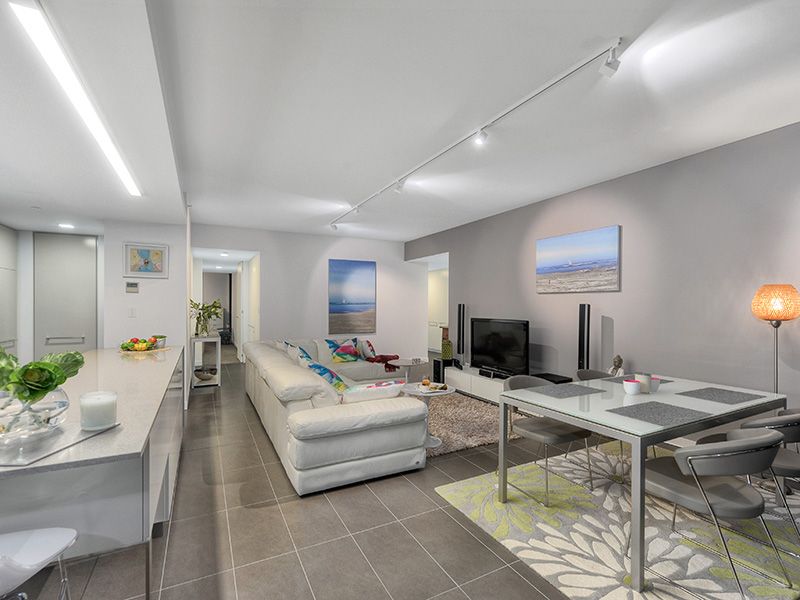 8/27 CUNNINGHAM Street, Newstead, QLD 4006