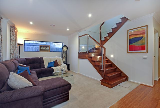 2/4 Seston Street, Reservoir, VIC 3073