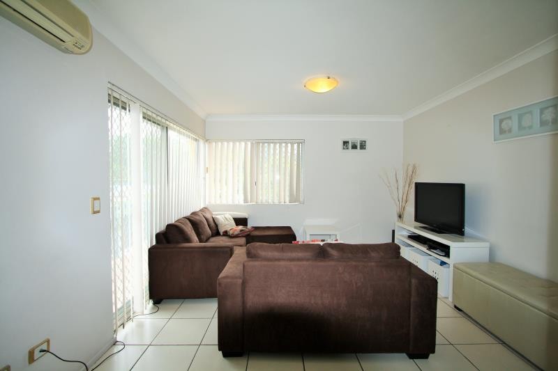 1/10 Birdwood Road, Holland Park West, QLD 4121