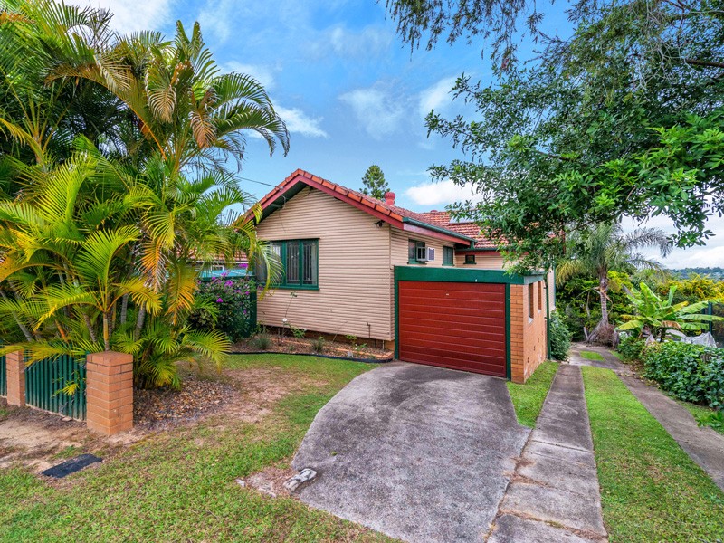 8 Wilgarning Street, Stafford Heights, QLD 4053