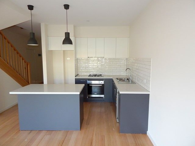 4/37 Purinuan Road, Reservoir, VIC 3073
