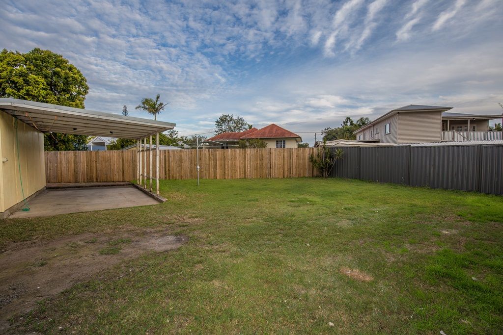 92 Brisbane Corso, Fairfield, QLD 4103