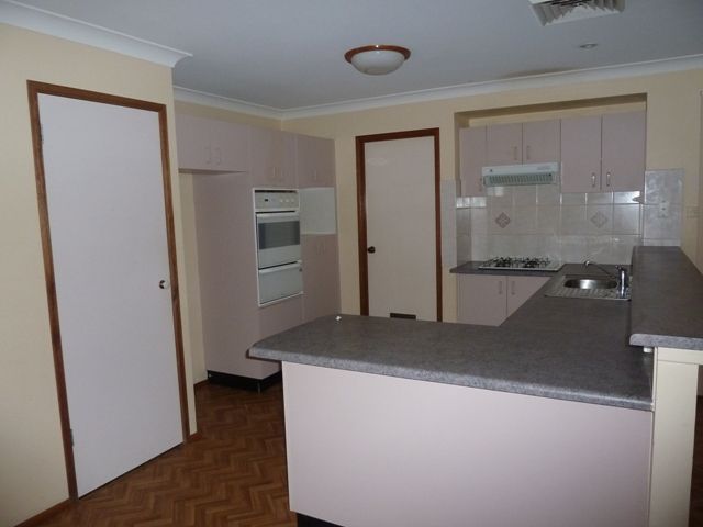 17 Kiber Drive, Glenmore Park, NSW 2745