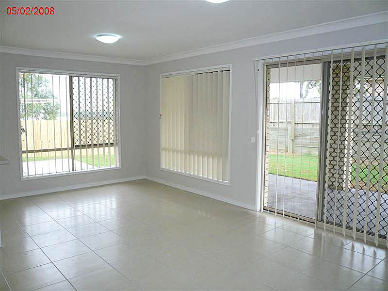 Flinders View, QLD 4305