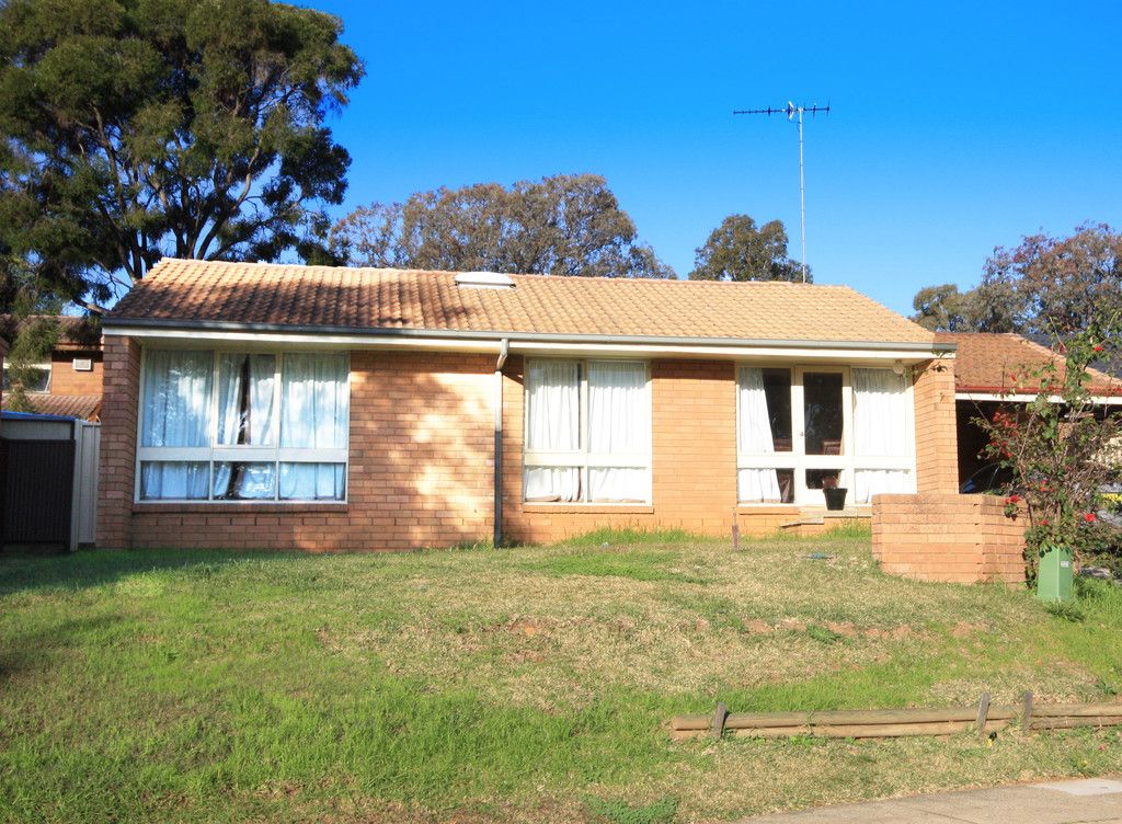 6 Park Row, Bradbury NSW 2560