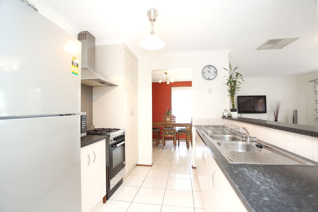 14 Bredford Grove, Andrews Farm, SA 5114