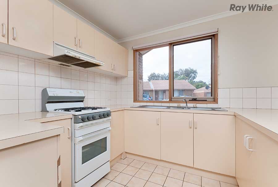 30 Shoppers Lane, TAYLORS LAKES, VIC 3038