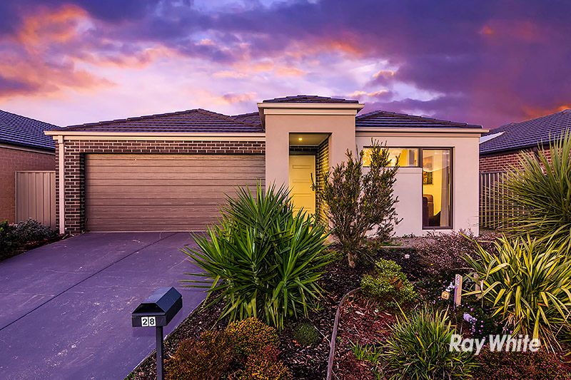 28 Archers Field Drive, Cranbourne East VIC 3977