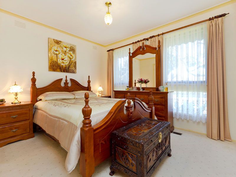 38 Village Drive, DINGLEY VILLAGE, VIC 3172